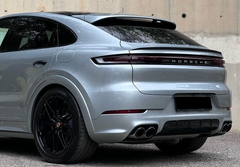 Porsche Cayenne Coupe 3.0 V6 470ch E-Hybrid – Sport Design -Attelage