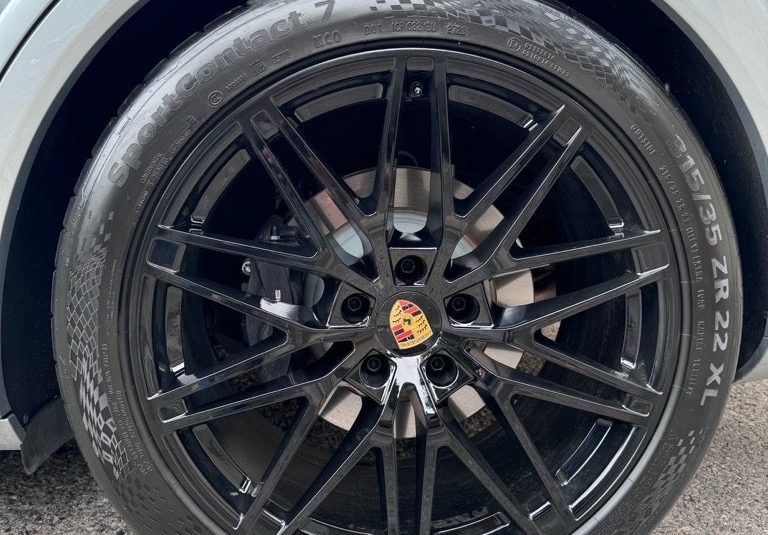 Porsche Cayenne Coupe 3.0 V6 470ch E-Hybrid – Sport Design -Attelage