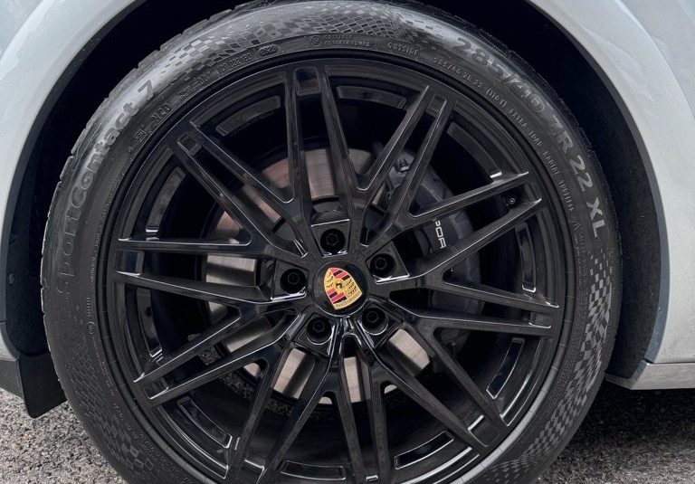 Porsche Cayenne Coupe 3.0 V6 470ch E-Hybrid – Sport Design -Attelage
